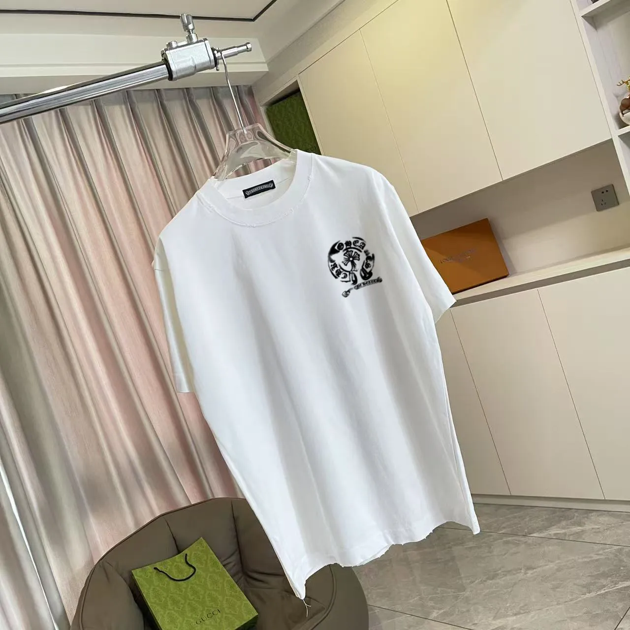 🅿️190 ch Crow* 2025 summer new style, washed, distressed, spray-painted, Sanskrit cross print, short-sleeved T-shirt, customized fabric 320g, same style for men and women, size: S M L XL XXL five sizes, color: black, white, gradient black, gradient red